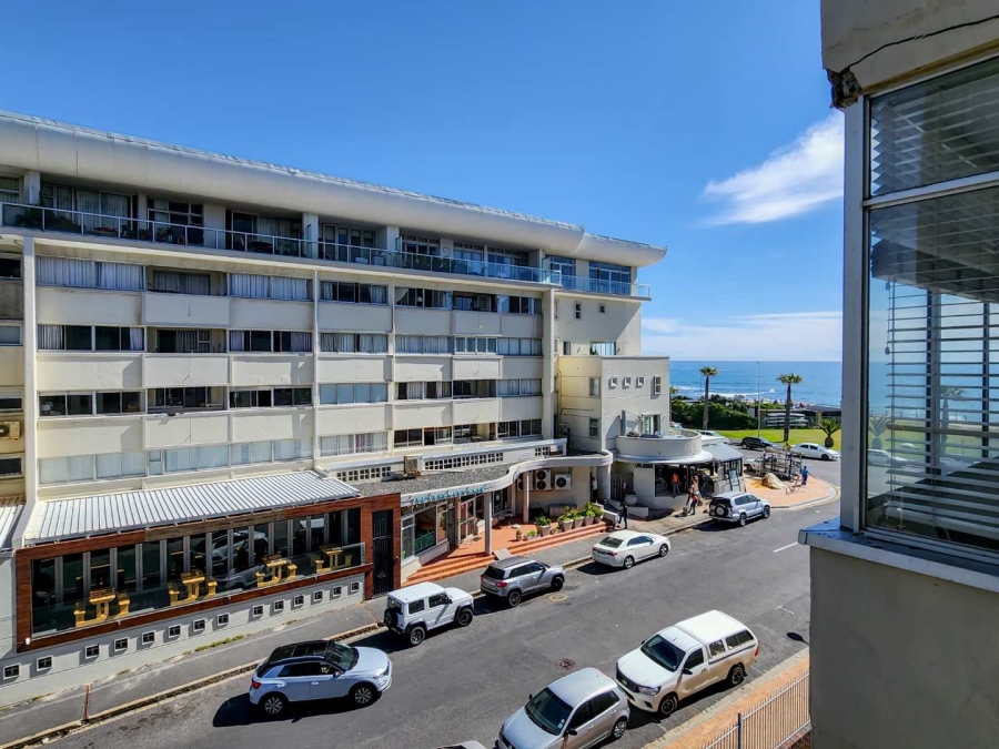 1 Bedroom Property for Sale in Mouille Point Western Cape